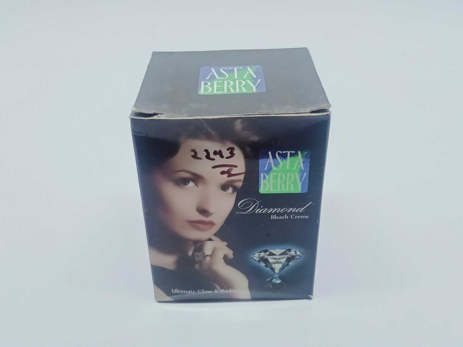 Asta Berry Diamond Bleach Cream, 42 gram