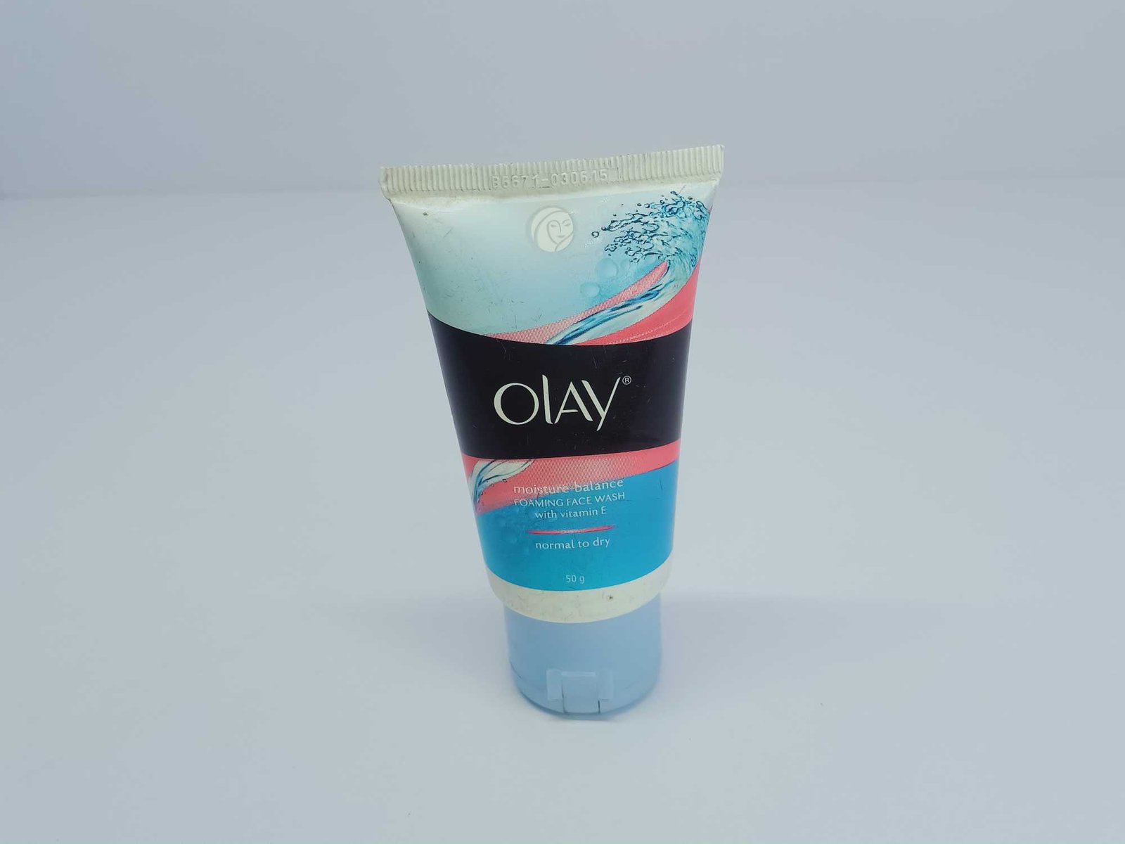 Olay Moisture Balance foaming Face face with Vitamin E Normal to Dry, 50 gram