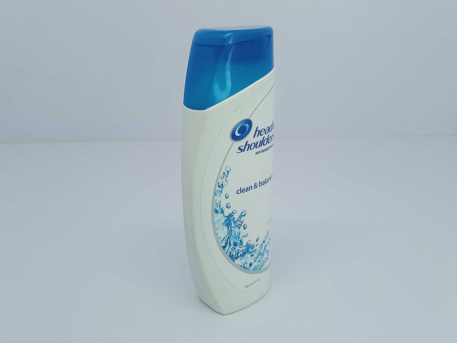 Head & Shoulders Anti Dandruff Shampoo Clean and Balanced, 170 ML