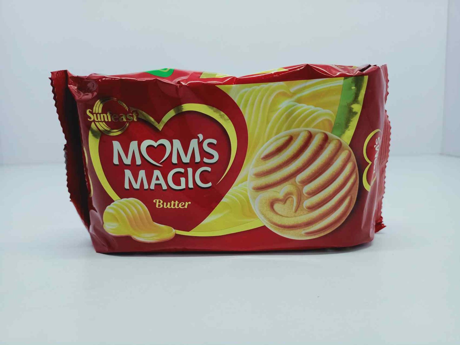 Sunfeast moms magic butter biscuit, 200 gram
