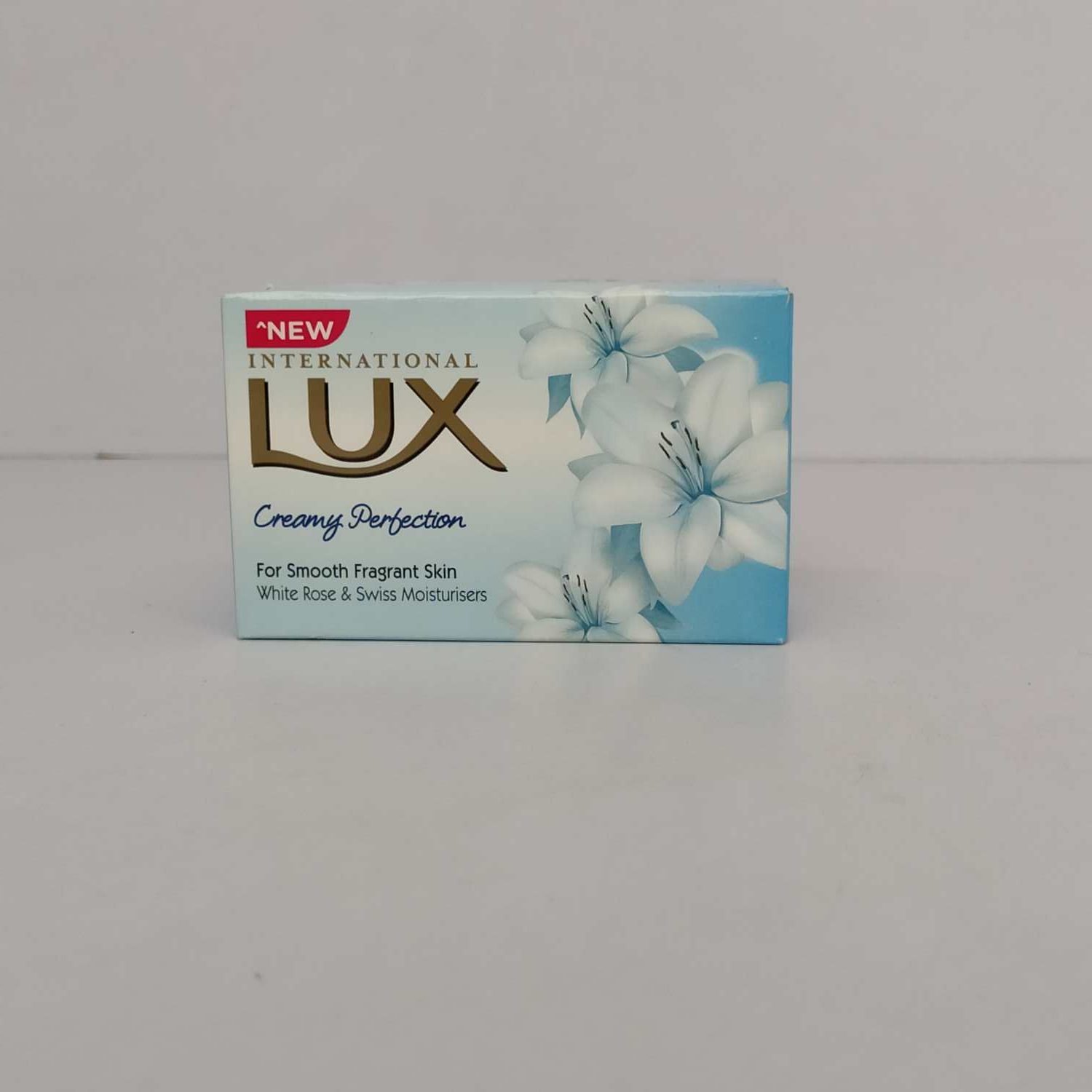 Lux creamy perfection bathing soap, 125 gram
