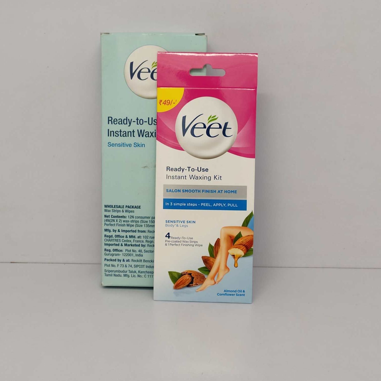 Veet Ready to use instant waxing kit, sensitive skin, almond oil and corn flour scent, 4 strips